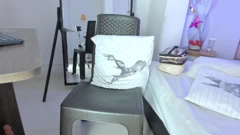 denisse_logan online show from June 20, 9:35 am