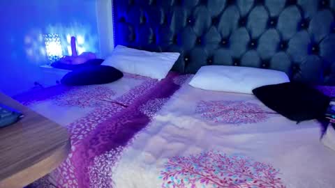 denisse_logan online show from December 3, 10:39 am