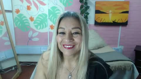 Snapshot of desire_latin chatting on October 6, 4:01 pm VALERIA online show from October 6, 4:01 pm
