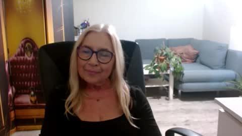 S O F I A online show from November 4, 3:06 pm