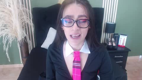 Snapshot of desiring__angel chatting on February 1, 7:36 am Desiring Angel online show from February 1, 7:36 am