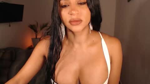 Destinne Mill online show from December 5, 10:27 am