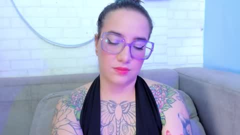 Deva Blue online show from February 13, 4:43 am