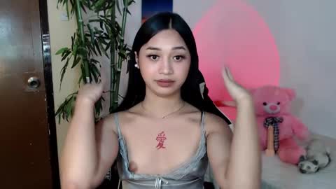 Snapshot of devine_goddessx chatting on February 15, 6:12 pm Devine Greyson online show from February 15, 6:12 pm