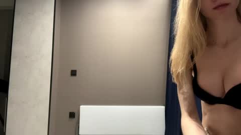 dewdropdoll online show from April 25, 1:41 pm