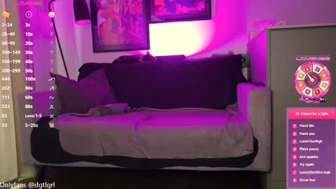 Snapshot of dgtlgrl chatting on September 18, 3:32 pm dgtlgrl online show from September 18, 3:32 pm