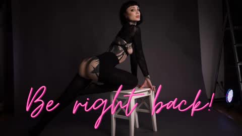 Snapshot of dgtlgrl chatting on October 27, 2:12 pm dgtlgrl online show from October 27, 2:12 pm