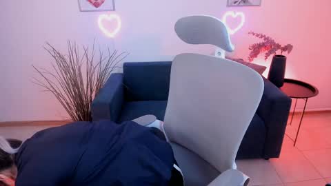 Dia online show from February 16, 1:27 pm