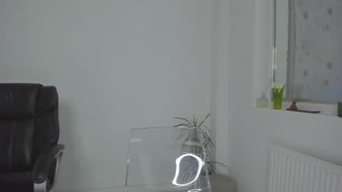 diamondkay_ online show from June 9, 8:03 am