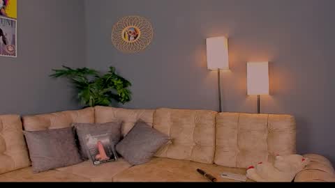 vanessa online show from December 4, 9:04 pm