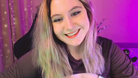 Snapshot of diana_floweri chatting on January 28, 10:23 am Diana online show from January 28, 10:23 am