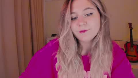 Snapshot of diana_floweri chatting on December 3, 10:15 am Diana online show from December 3, 10:15 am