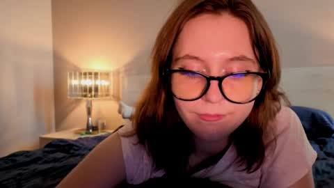 Snapshot of diana_floweri chatting on October 21, 10:08 am Diana online show from October 21, 10:08 am