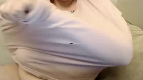 Snapshot of diana_loudd chatting on September 17, 3:43 pm diana_loudd online show from September 17, 3:43 pm