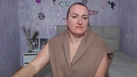 Snapshot of dianamgg chatting on March 9, 6:39 am Diana online show from March 9, 6:39 am