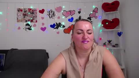 Snapshot of dianamgg chatting on March 6, 5:00 pm Diana online show from March 6, 5:00 pm