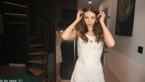 dianastar18 online show from May 5, 9:29 pm