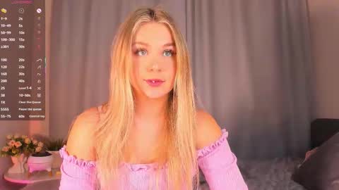 Snapshot of diannedibartolo chatting on September 21, 7:23 pm diannedibartolo online show from September 21, 7:23 pm