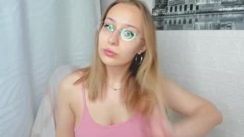 Dina online show from May 16, 11:31 am