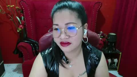 LatexQueen online show from January 10, 10:03 pm