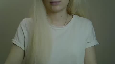 Snapshot of ditamilton chatting on January 6, 12:24 pm DitaMilton online show from January 6, 12:24 pm
