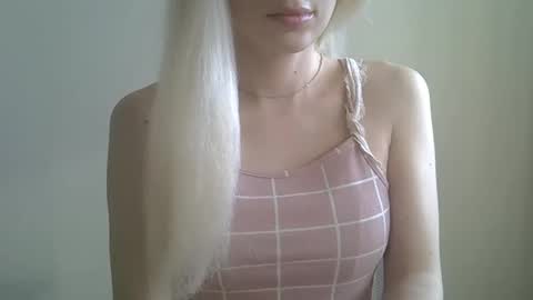 Snapshot of ditamilton chatting on October 7, 11:14 am DitaMilton online show from October 7, 11:14 am