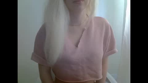 Snapshot of ditamilton chatting on September 22, 2:48 pm DitaMilton online show from September 22, 2:48 pm