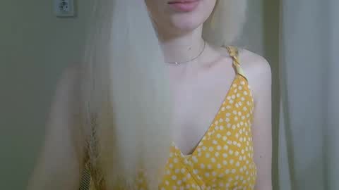 Snapshot of ditamilton chatting on October 3, 8:47 pm DitaMilton online show from October 3, 8:47 pm