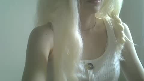 Snapshot of ditamilton chatting on September 13, 10:12 am DitaMilton online show from September 13, 10:12 am
