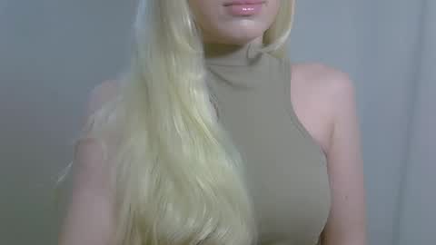 DitaMilton online show from November 20, 10:22 pm