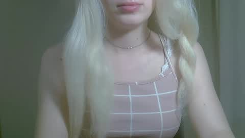 Snapshot of ditamilton chatting on September 8, 8:19 pm DitaMilton online show from September 8, 8:19 pm