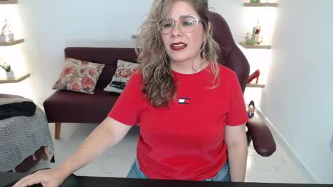 Diva online show from May 1, 9:07 pm