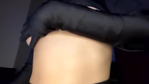 Snapshot of divine_creature chatting on March 4, 8:49 pm divine_creature online show from March 4, 8:49 pm