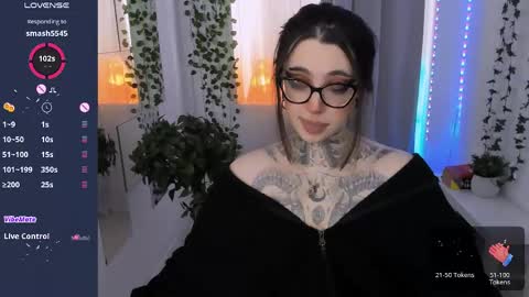 dixipixi_ online show from May 1, 6:05 am