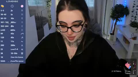 dixipixi_ online show from June 26, 7:20 am