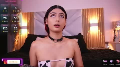 doll_kira_ online show from May 1, 3:26 pm