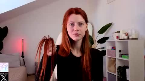 Snapshot of doll_lesli chatting on September 13, 6:43 am Your doll Lesli online show from September 13, 6:43 am