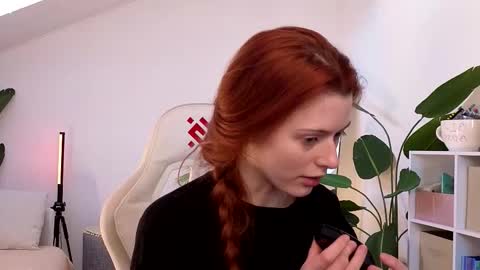 Your doll Lesli online show from January 16, 11:39 am