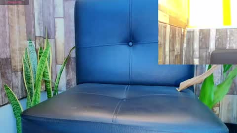 doll_lorenn26 online show from June 13, 7:22 pm