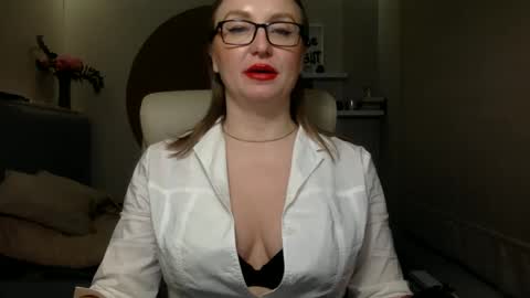 Snapshot of dom_mummy chatting on February 23, 5:12 pm DOM MUMMY online show from February 23, 5:12 pm