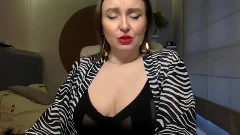 Snapshot of dom_mummy chatting on March 9, 6:50 am DOM MUMMY online show from March 9, 6:50 am
