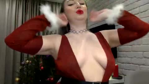 Snapshot of dom_mummy chatting on January 1, 3:57 pm DOM MUMMY online show from January 1, 3:57 pm