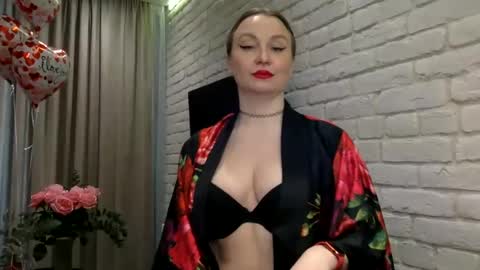 Snapshot of dom_mummy chatting on February 15, 9:05 am DOM MUMMY online show from February 15, 9:05 am