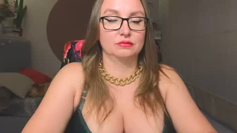 DOM MUMMY online show from August 2, 6:22 pm