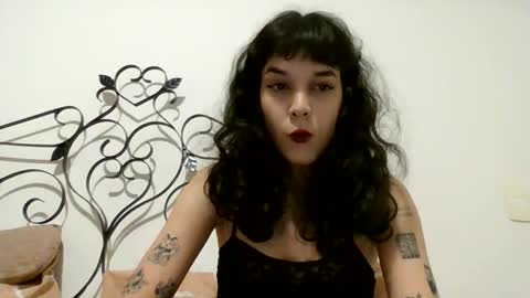 Snapshot of dominatrixkimmy chatting on October 14, 11:51 pm dominatrixkimmy online show from October 14, 11:51 pm