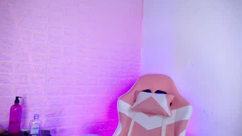   online show from November 13, 7:02 pm