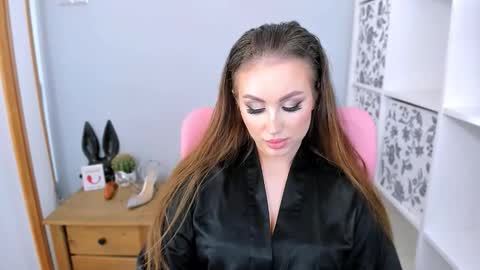 DonnaSensual online show from February 25, 9:46 pm