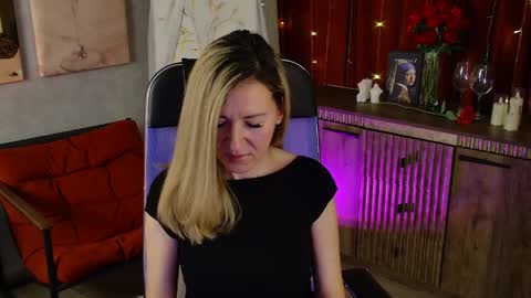 Donna online show from May 14, 7:41 pm