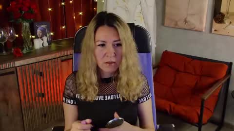 Donna online show from May 12, 7:09 pm