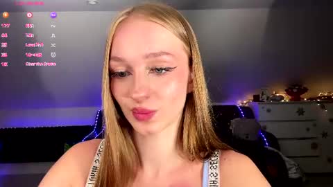 Anika online show from July 18, 10:01 pm